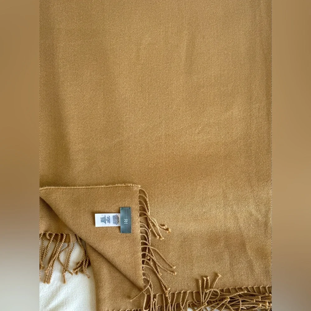 RH SIENA Luxurious 70%Lambswool & 20%Cashmere Throw-in CAMEL,96“x 71“,Italy. NEW